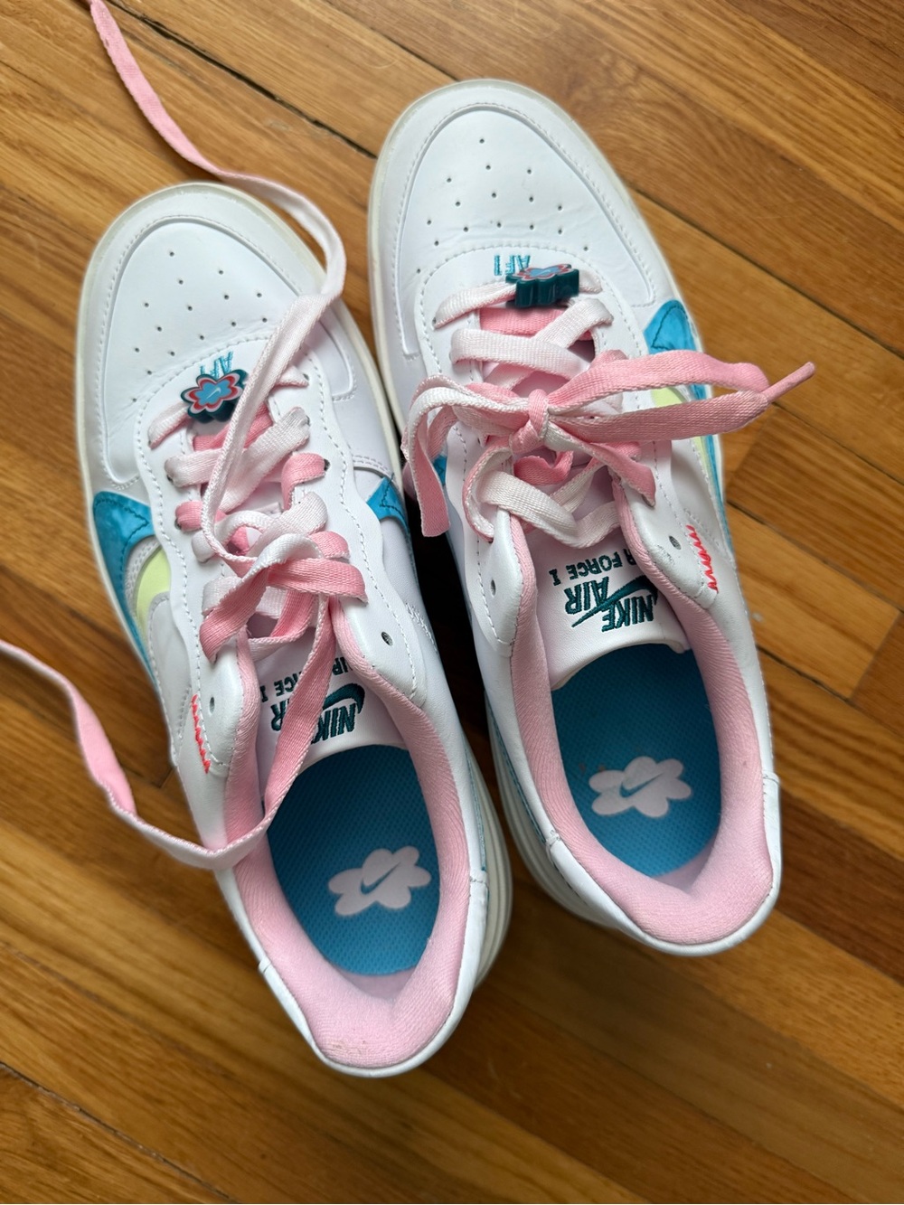 Women’s Nike Air Force 1 sz 7.5 DZ5197-100